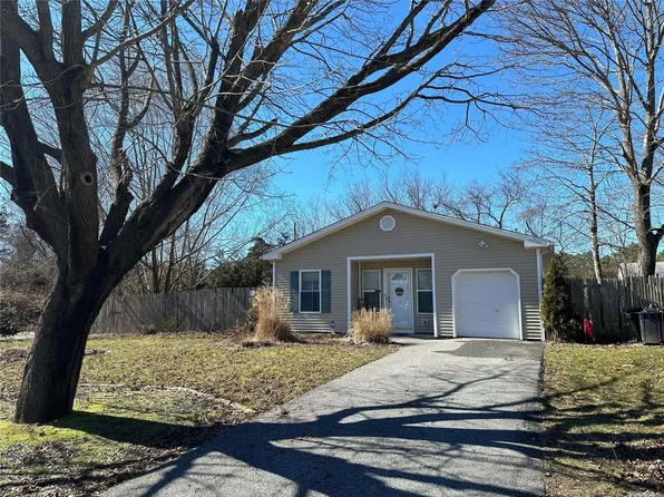 902 Taylor Avenue, East Patchogue, NY 11772