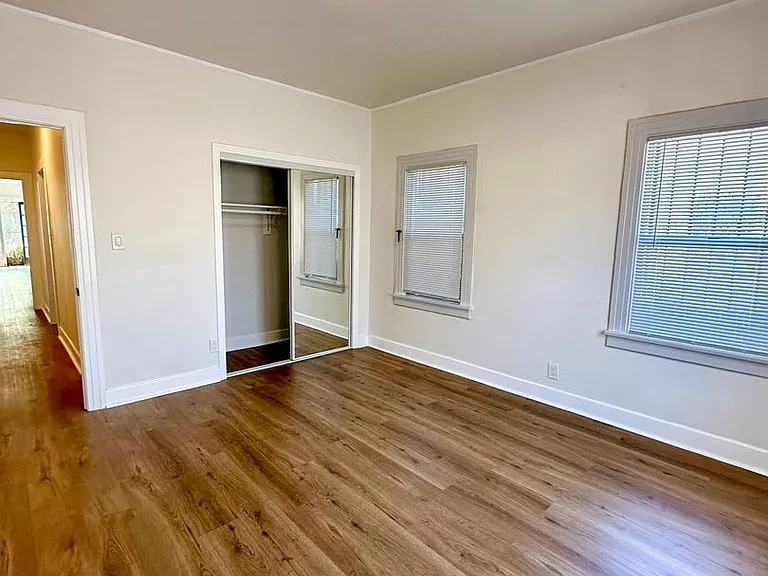2616-2618 Buckingham Rd — Photo 12