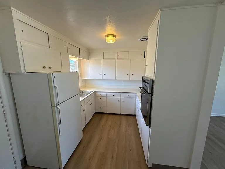 1835 Beach Ave NE #11 — Photo 6