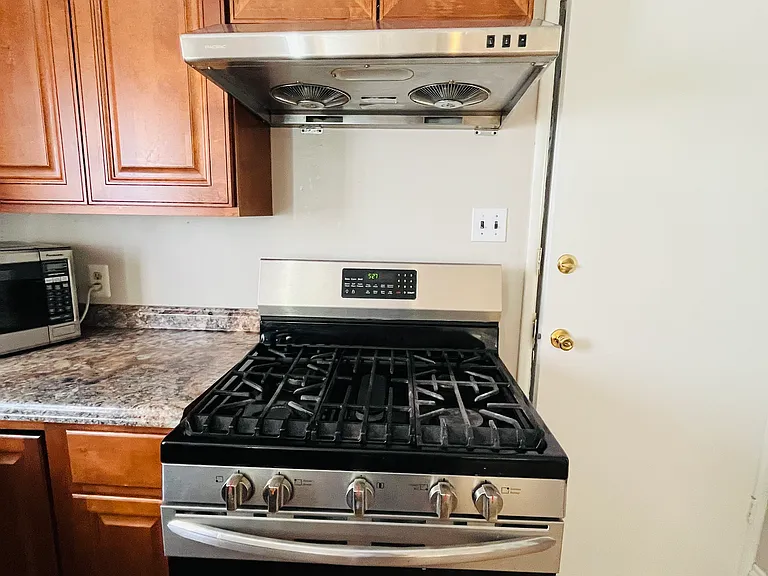 215 E Connecticut Ave #215 — Photo 11