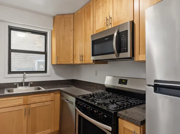 200 East 15th Street image 5 of 12