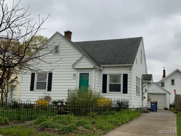 1018 Webster St NW, Grand Rapids, MI 49504