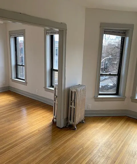 900 W Addison St #3 — Photo 13