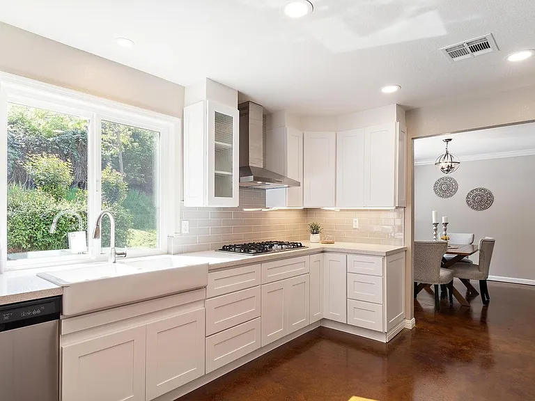 850 Rose Dr — Photo 11