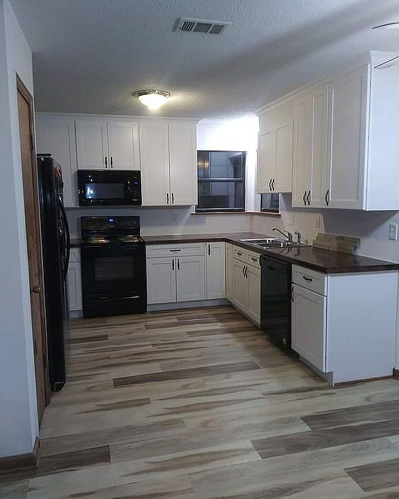2nd image of 2626 Corning St