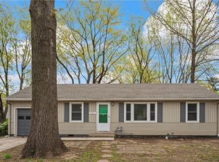 10105 Hillcrest Rd, Kansas City, MO 64134