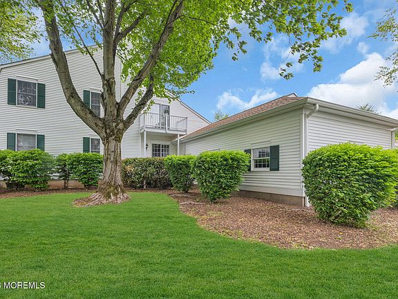 2nd image of 22 Alexandria Way