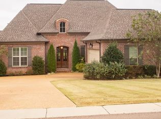 1978 W Wellsgate Dr, Oxford, MS 38655