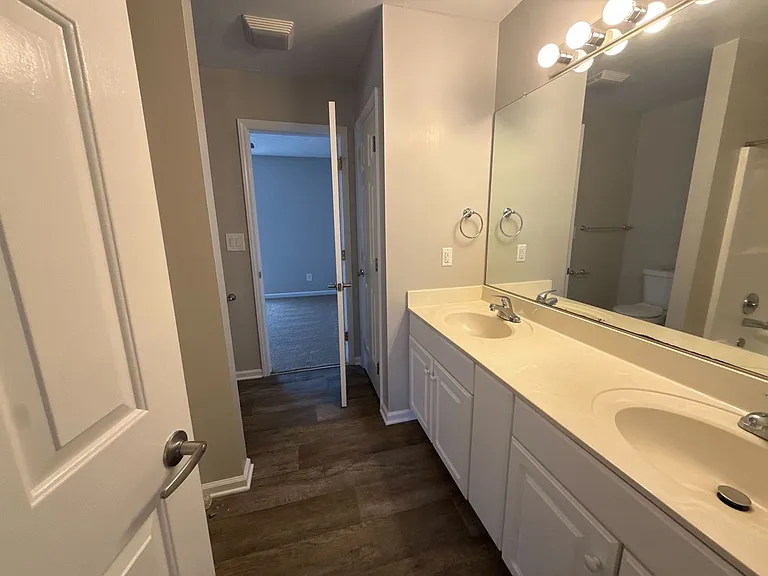 Western Villa Townhomes — Photo 17