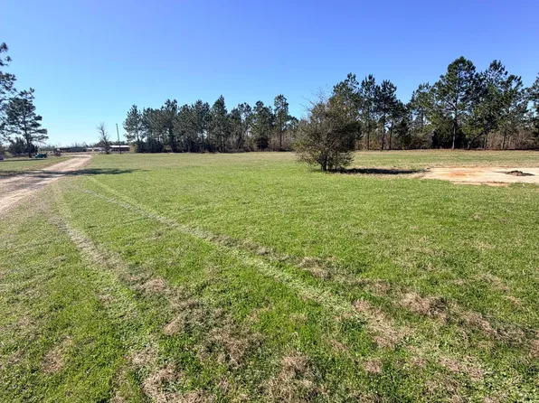 5806 Hansford Rd, Marianna, FL 32448