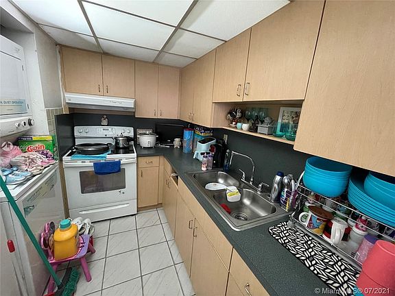 4th image of 10090 NW 80th Ct APT 1309