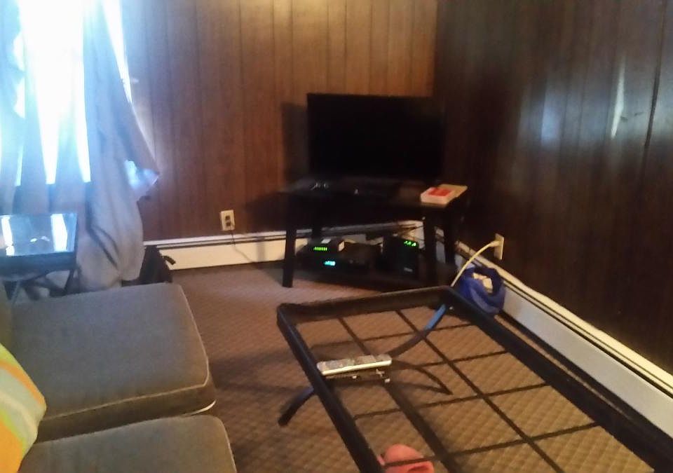 2nd image of 192 Auburn St APT 2