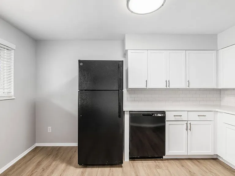 611 Riverview Dr #K — Photo 14