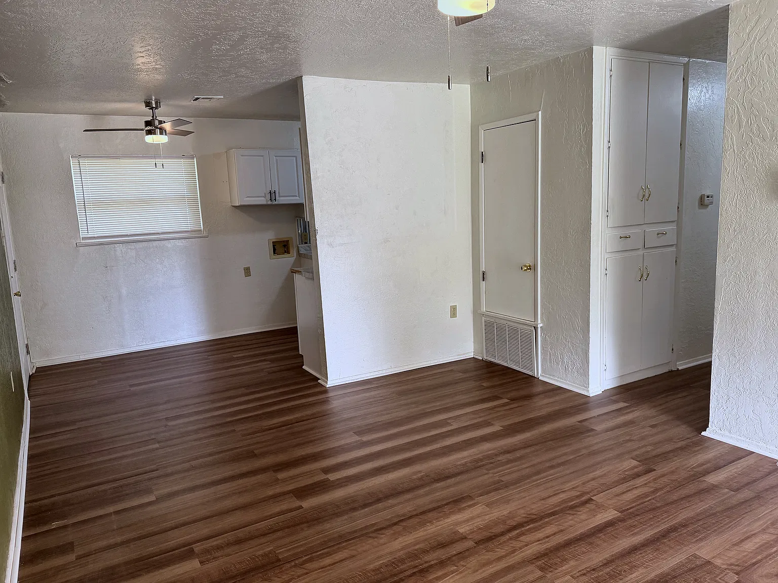 3 bed, 800 sqft, $1,000 — Photo 4