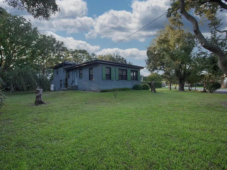 2851 Ion Ave — Photo 20