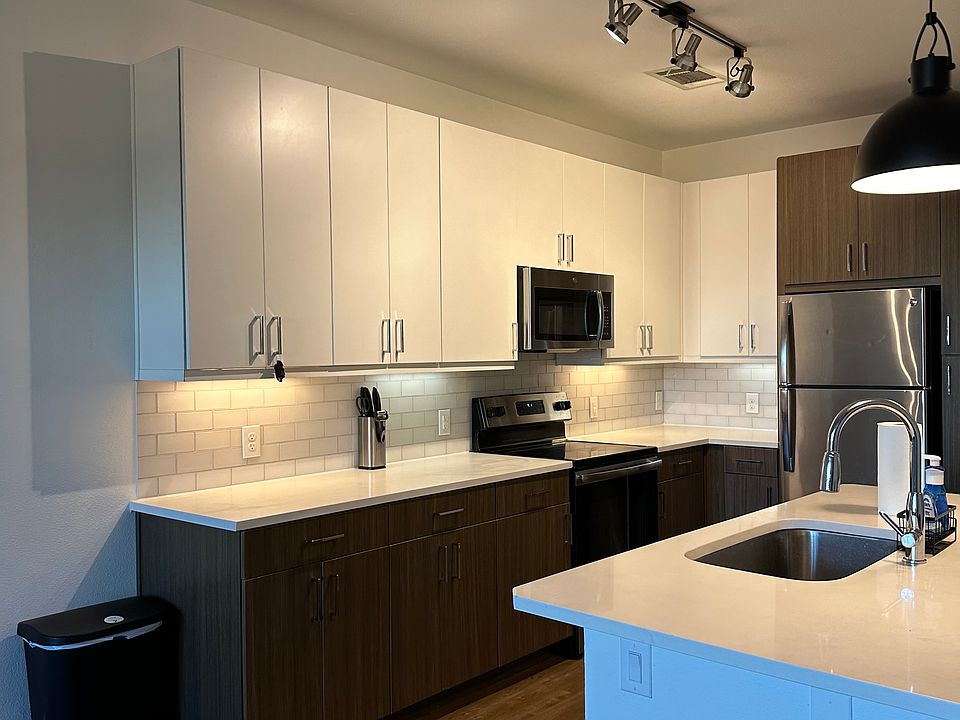 1st image of 410 N Hall St