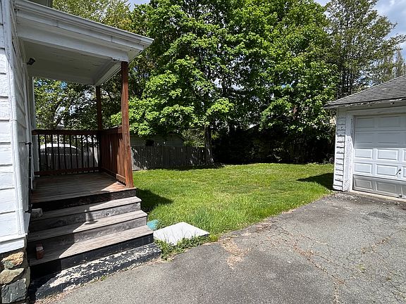 3rd image of 14 Hammondswood Rd #2
