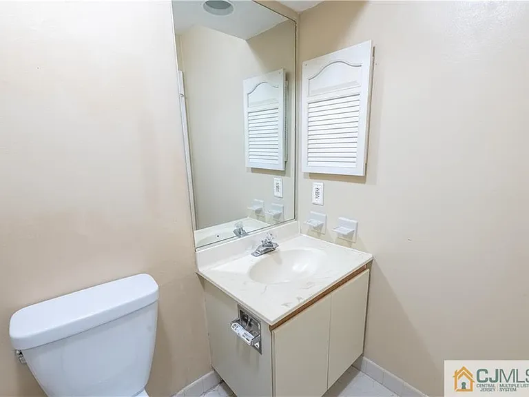 336 Cozzens Ct — Photo 41