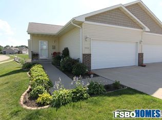 3926 Lakeview Dr SW, Cedar Rapids, IA 52404