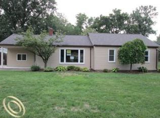 15525 Deering St, Livonia, MI 48154