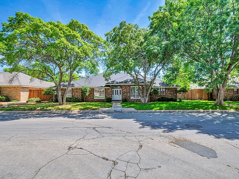 5504 Kingston Dr — Photo 4