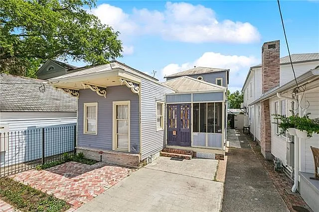 6333 Annunciation St — Photo 1