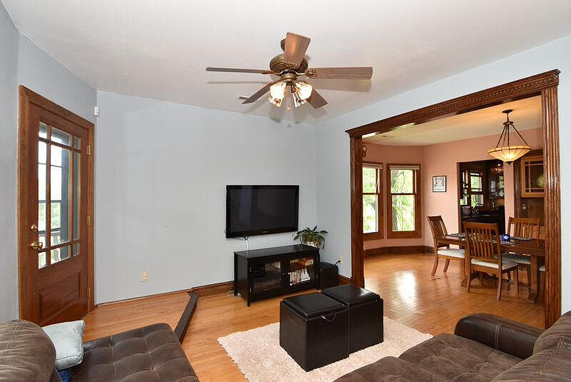 1st image of 205 W Lloyd St #205