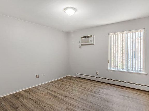 5th image of 500 E Maplehurst St #104