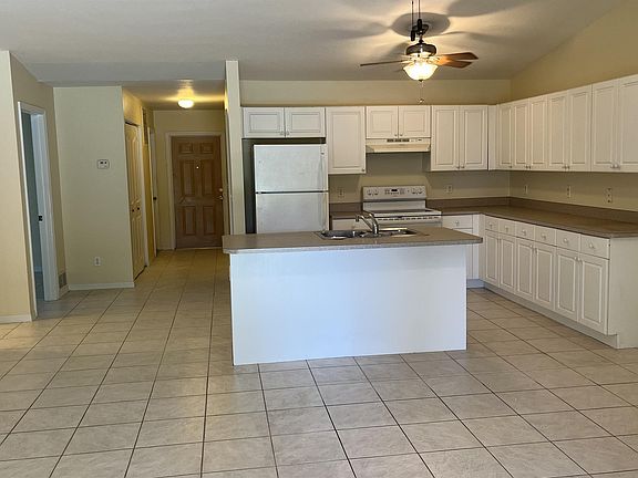 4th image of 313 NE 24th Ave