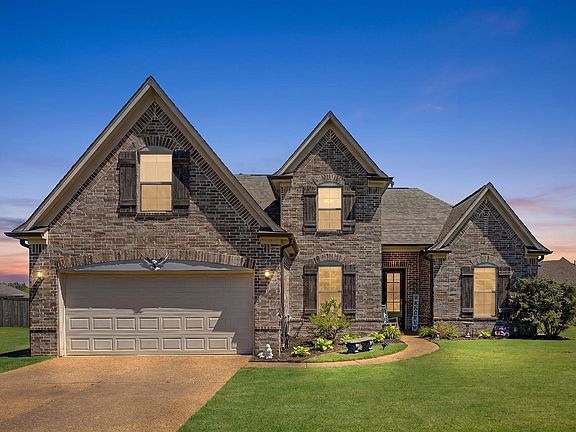 2nd image of 160 Oak Hollow Dr