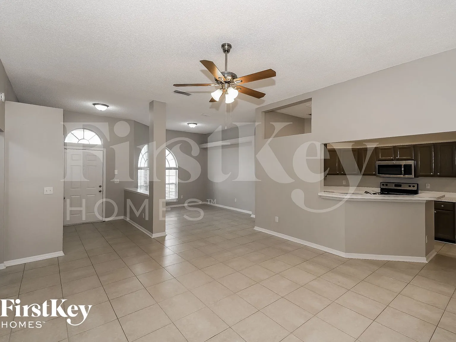 3 bed, 2.0 bath, 1617 sqft, $2,570 — Photo 3