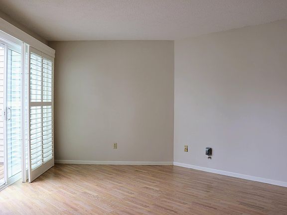 5th image of 1390 Carling Dr #305-305B