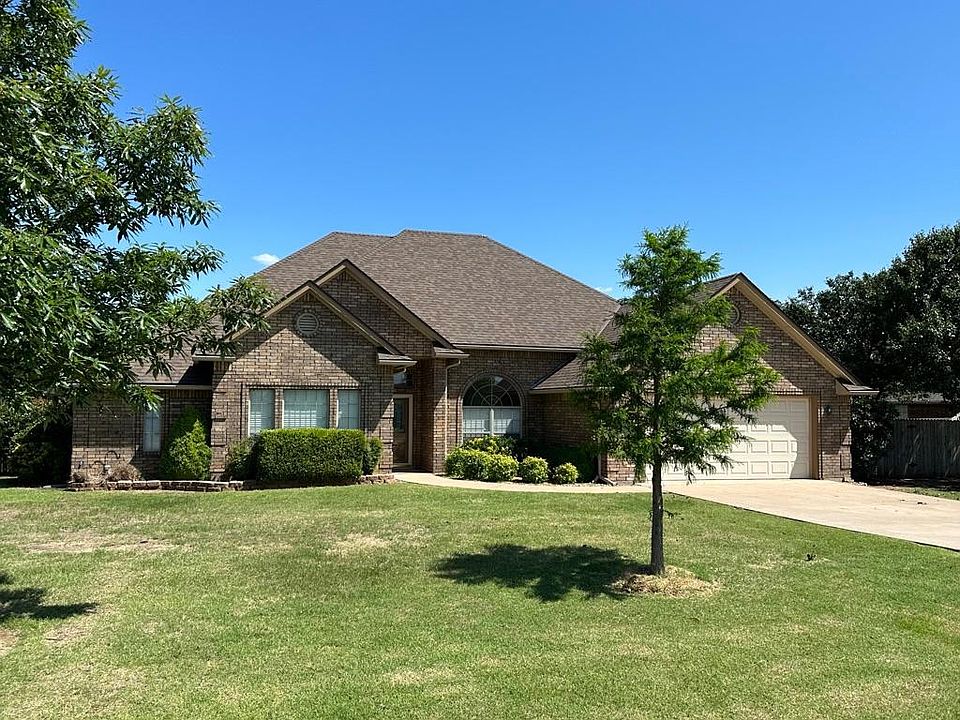 1st image of 117 NW Valleybrook Dr