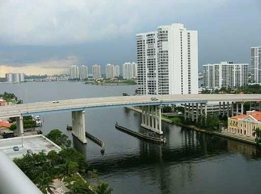 3rd image of 19390 Collins Ave APT 1527