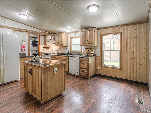 5th image of 19810 69th Avenue Ct E