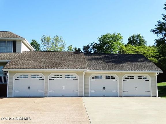 5th image of 2741 Foxdale Dr