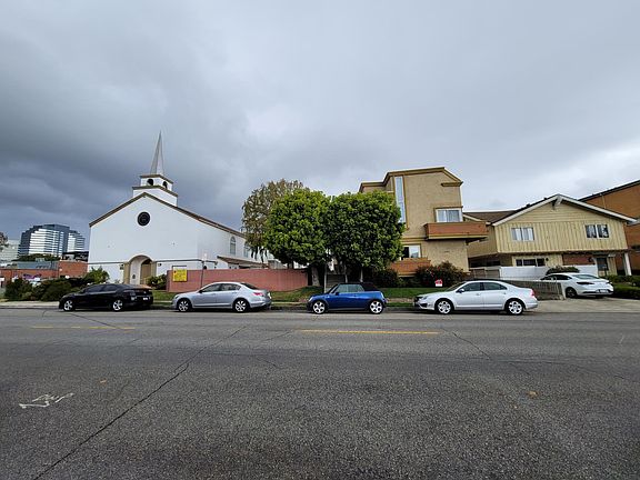 4th image of 1436 S Centinela Ave