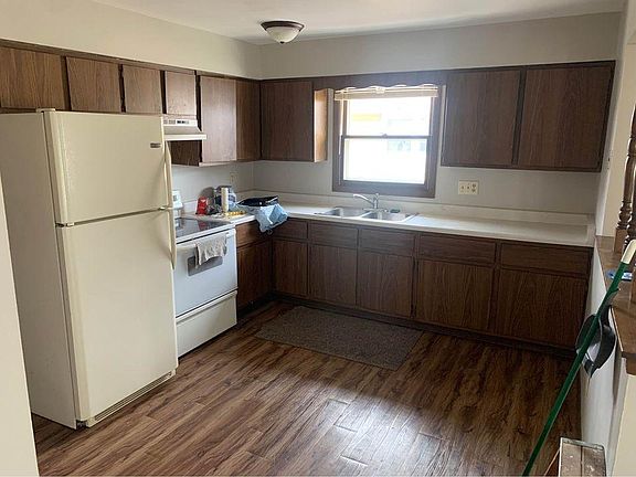3rd image of 556 Lee Ct #A