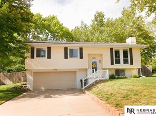 15292 Blackwell Dr, Omaha, NE 68137