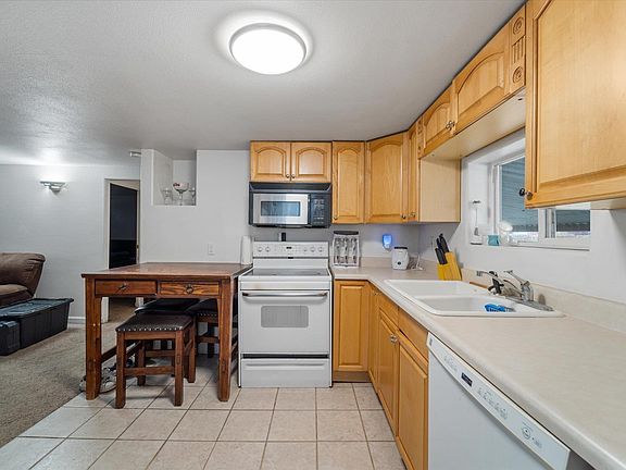4th image of 1617 Perkins Ave