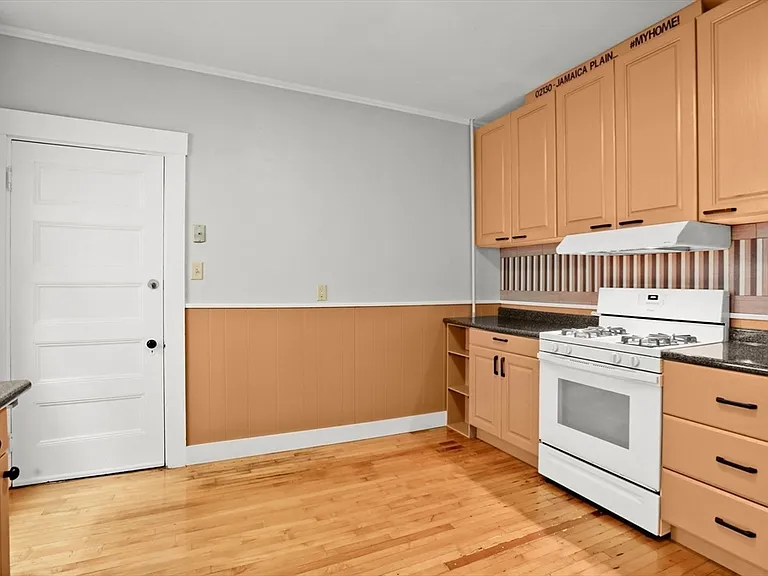 25 Tower St #1 — Photo 17