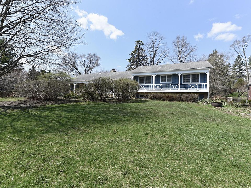 1st image of 646 W Lakeside Dr
