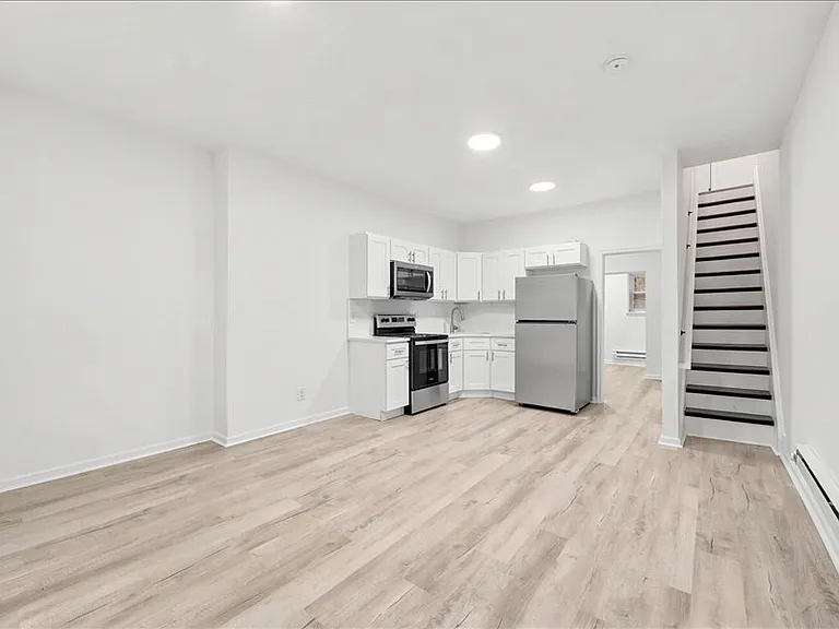 2561 N Patton St — Photo 3