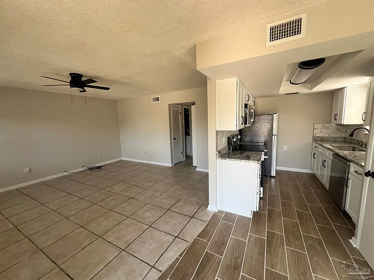 13528 Canal Dr — Photo 6