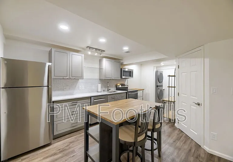 9318 W Coal Mine Ave — Photo 6