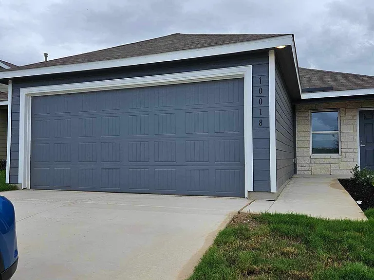 10018 Ana Hts — Photo 1