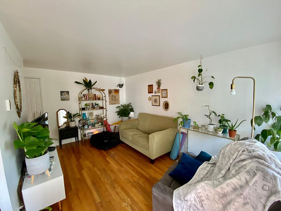 1st image of 1100 5th Ave N APT 10