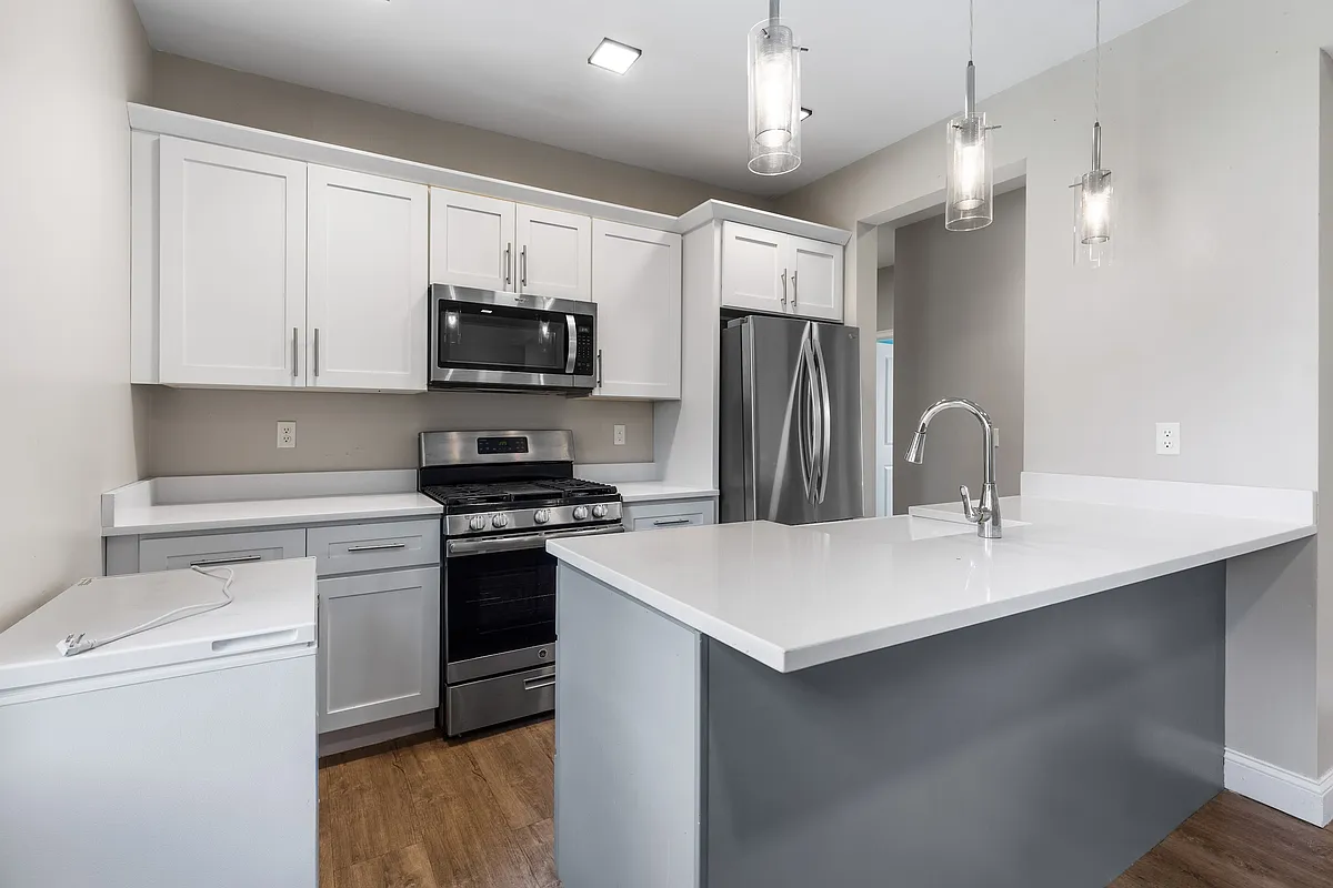 Building Photo - 14 Trenton St #1