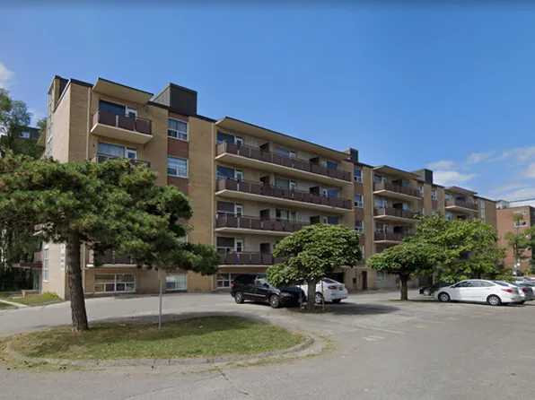 Eglinton Court Apartments