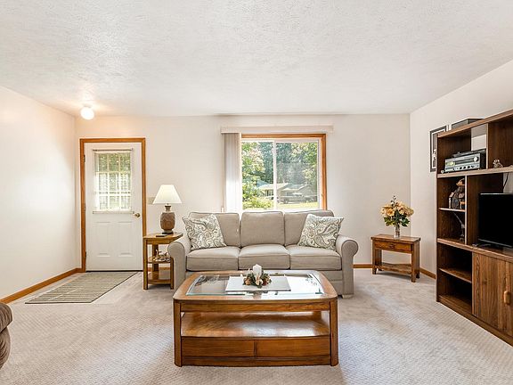 3rd image of 20660 Red Oak Dr